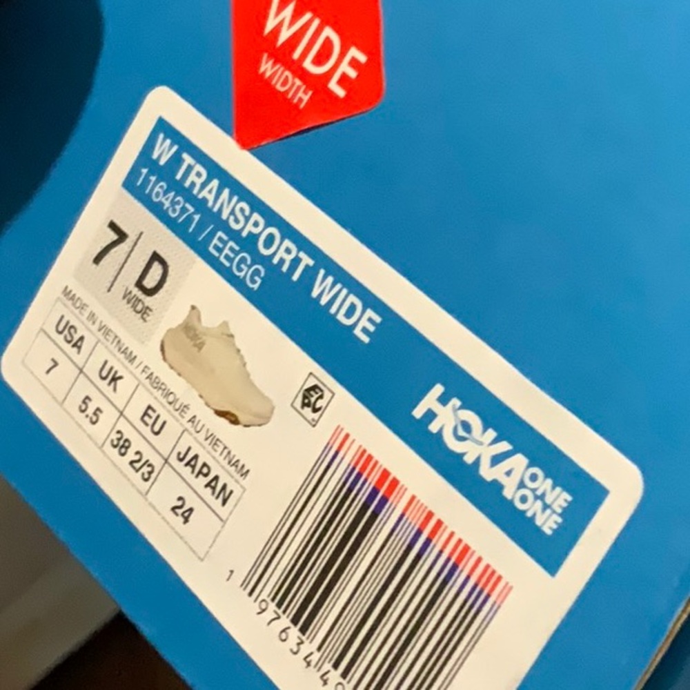 NEW IN BOX Women’s Hoka Transport Eggnog Sneakers size 7 Wide